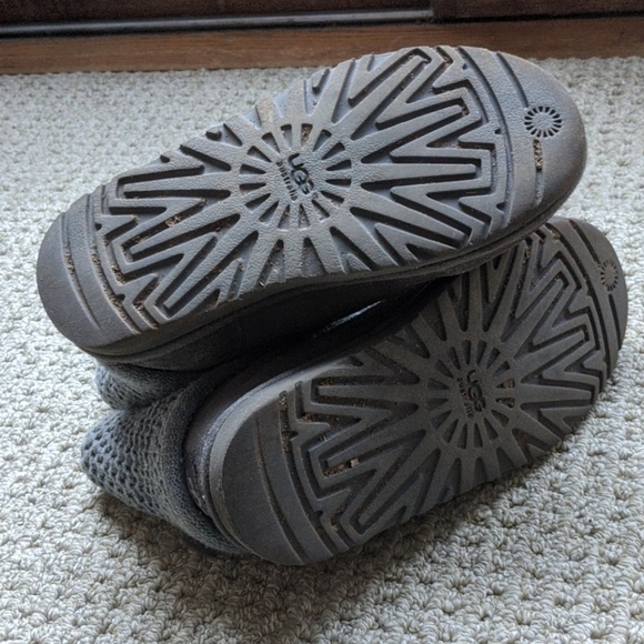 UGGs Size 4 - Picture 4 of 6